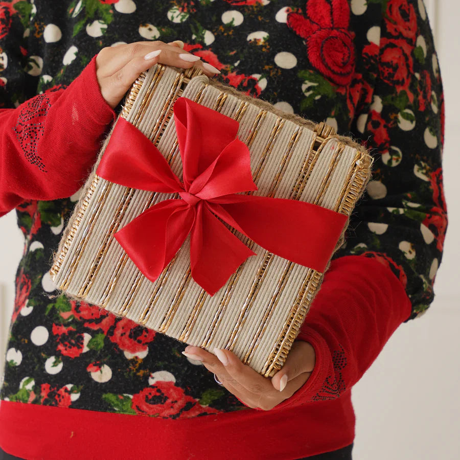 Why Gift Hampers are the Perfect Gifting Option for Your Joyous Occasions