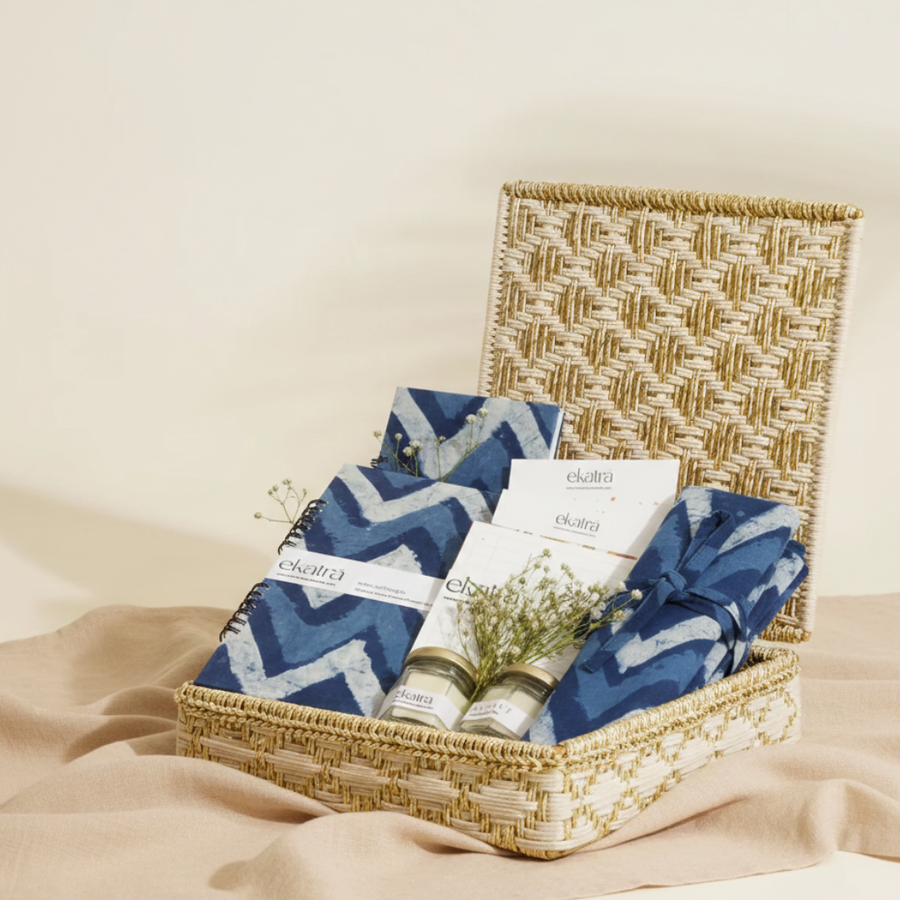 Work space hamper
