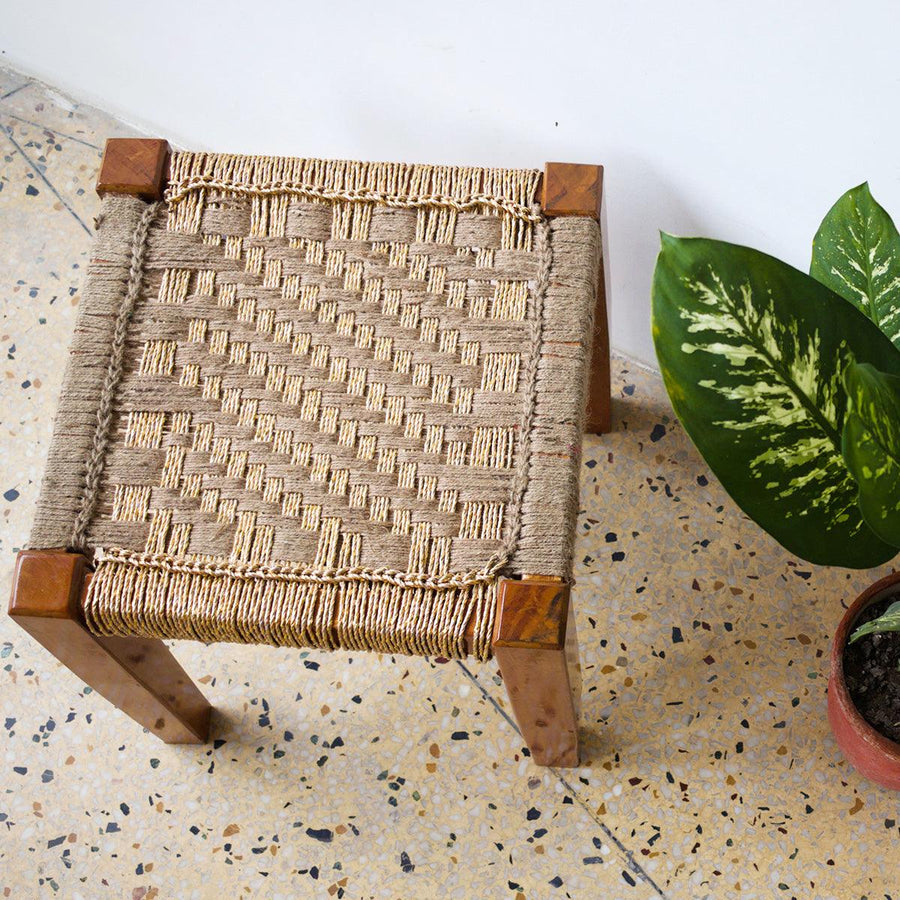 Lustrous Duckling Jute & Gold Stool